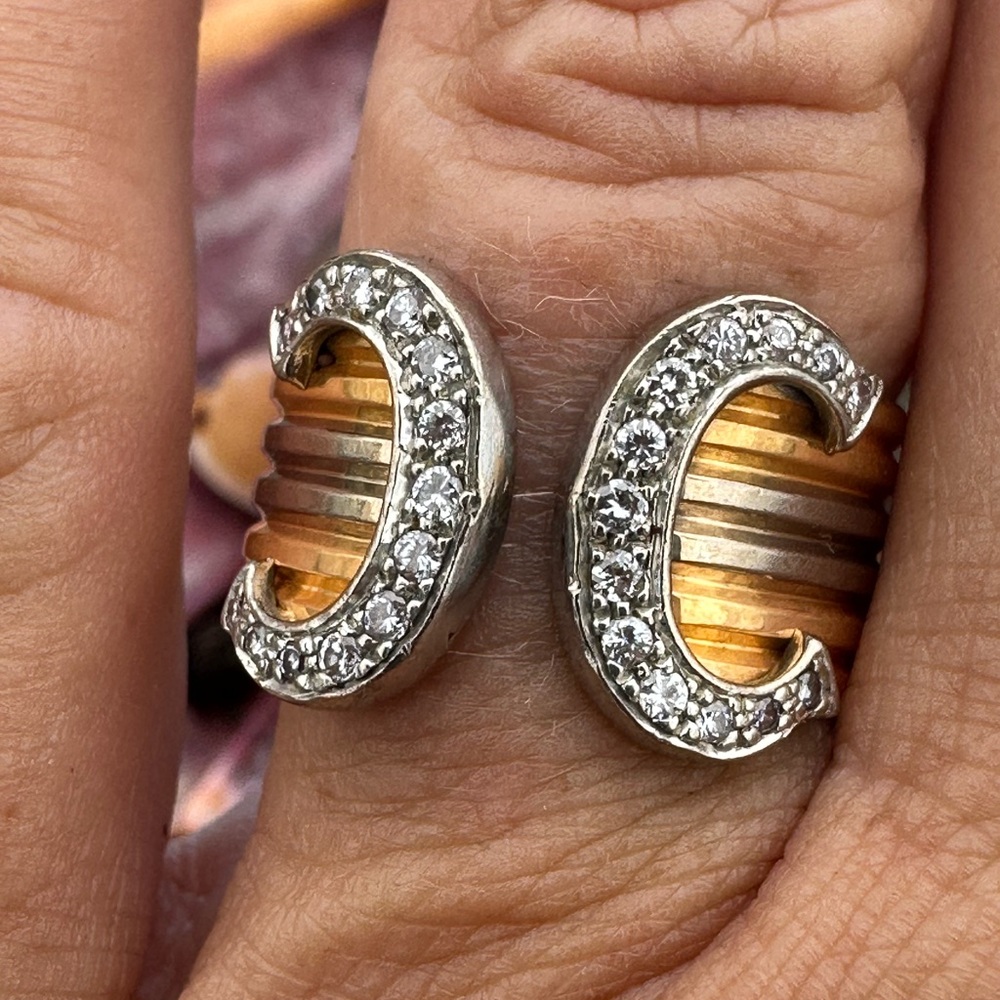 Elegant Gold and Silver Women's Ring